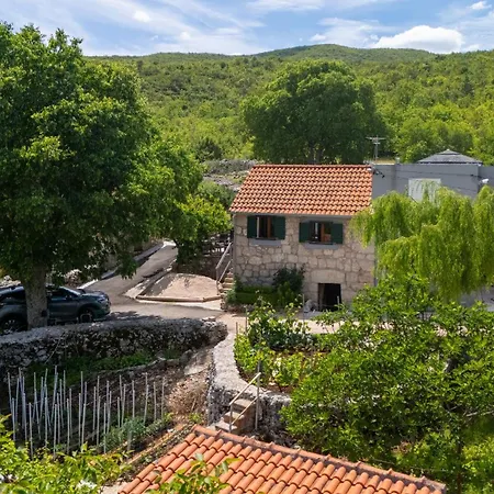 Дом отдыха House Small Paradise