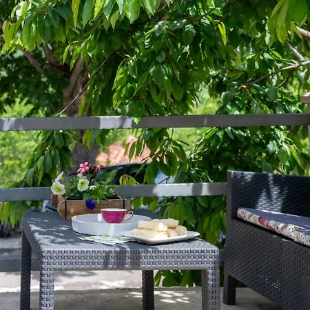 Дом отдыха House Small Paradise