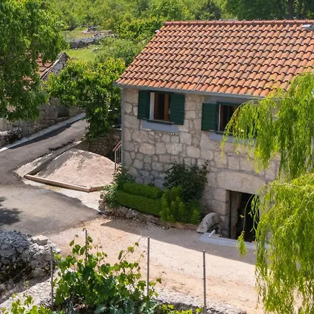 House Small Paradise Дом отдыха *